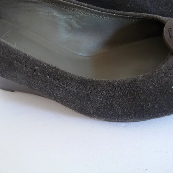 TORY BURCH Size 7.5 Sally Split Suede Wedge Heels Pumps - Picture 12 of 15